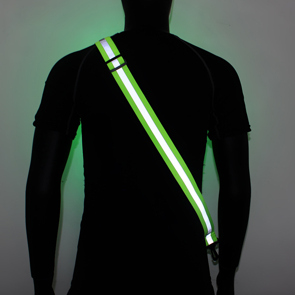 USB充電式、反射素材を使用したサイクリング・ランニング用具 - Running Visibility Gear のレビューと価格
