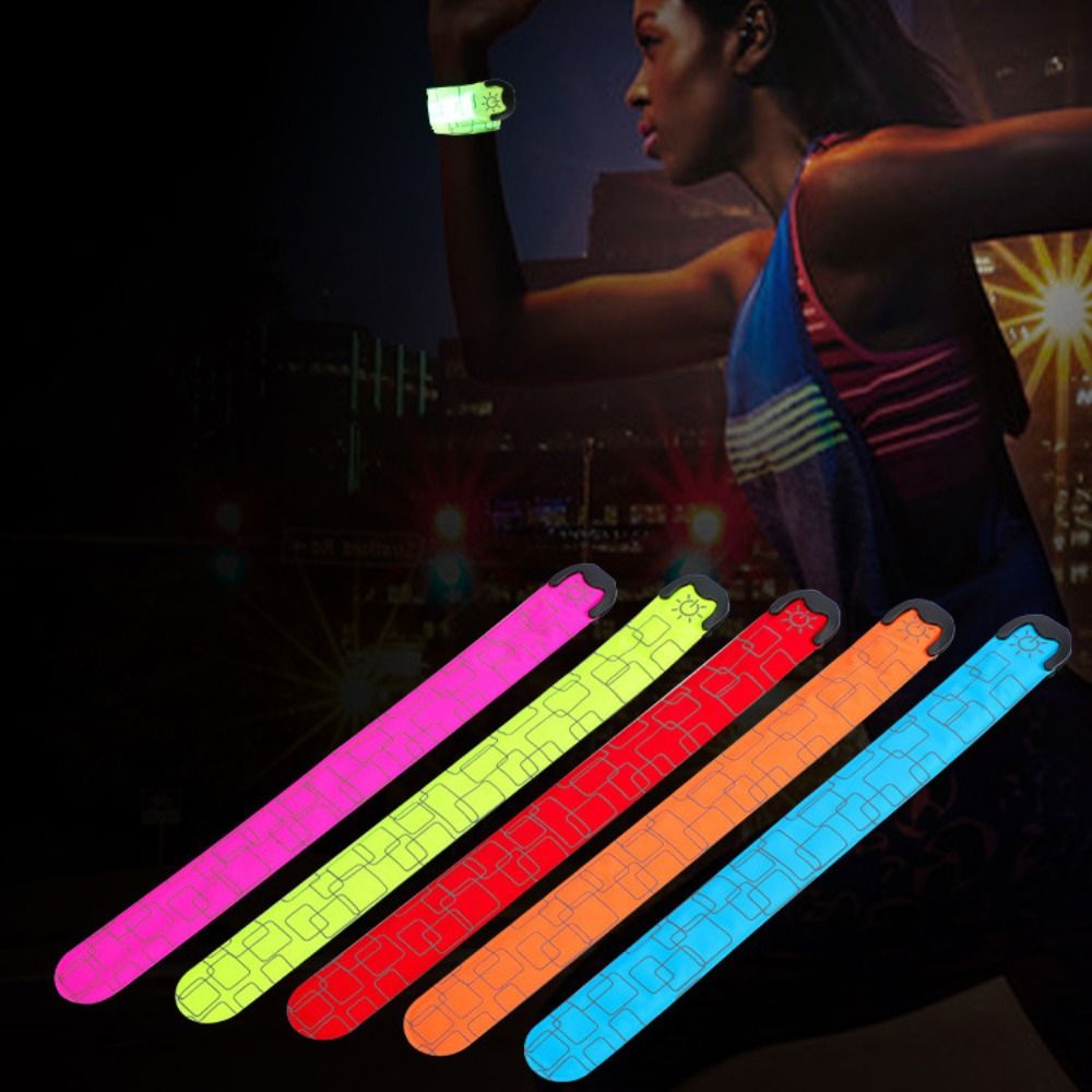 バッテリー式ナイトランニングアームバンド USB充電式 高視 - Running Visibility Gear のレビューと価格