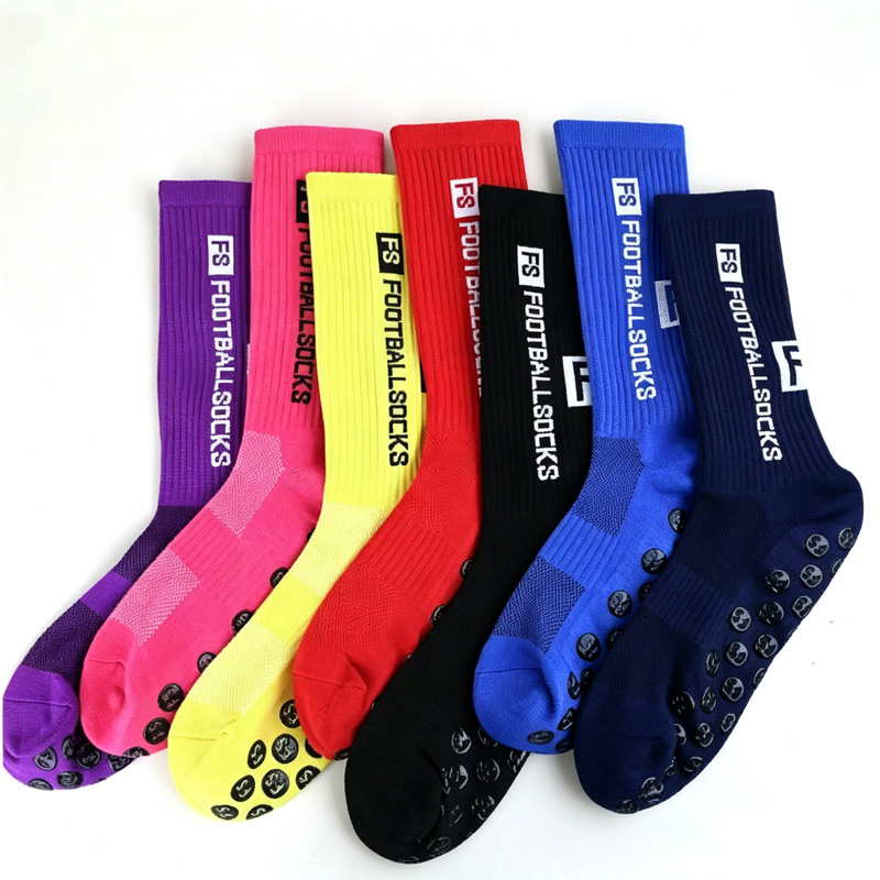 1足 グリップ付きスポーツクルーソックス スタイリッシュなF - Sports Socks のレビューと価格
